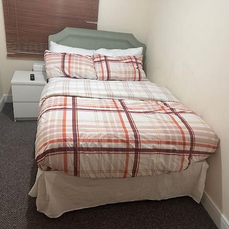 Justalf Facilities-Spacious 2-Bed Apartment In Thamesmead, Greenwich ลอนดอน ภายนอก รูปภาพ